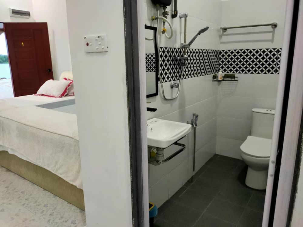 Roomstay Tokbah Demuara Kuala Besut Dış mekan fotoğraf